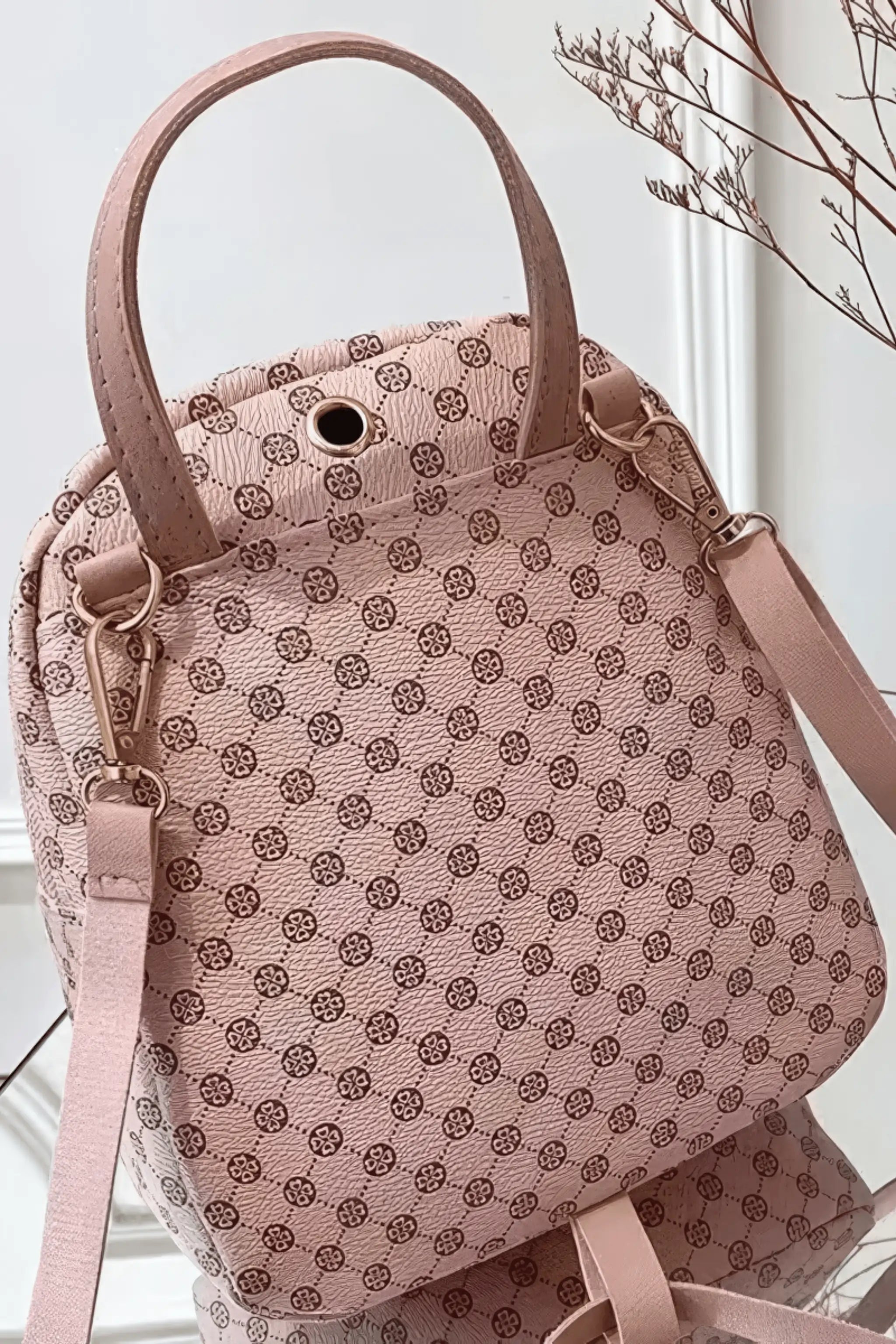 AOI LIBAS blush pink backpack – spacious interior and compartments