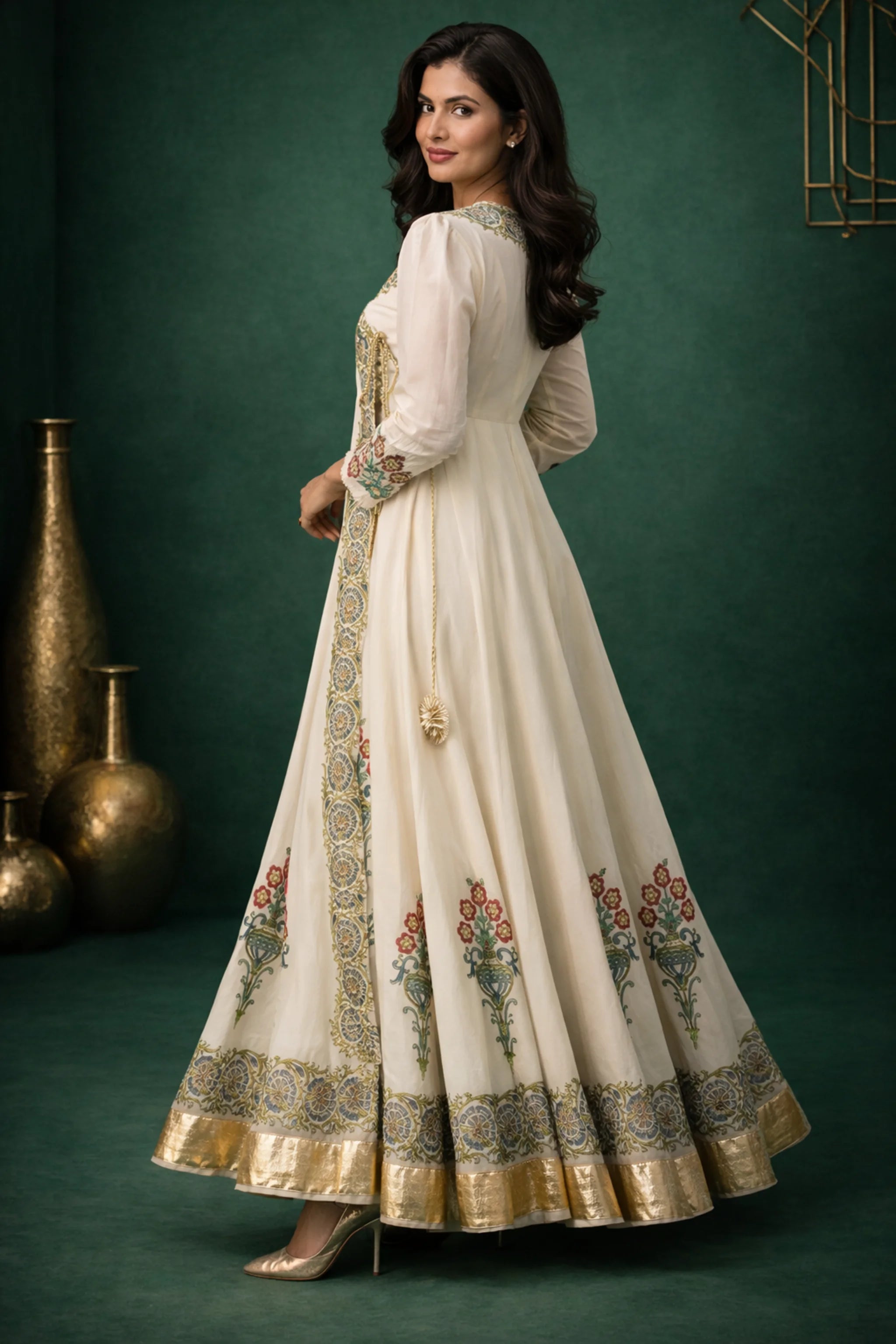 Close-up_of_zari_tilla_resham_and_sequin_embroidery_on_angrakha_border