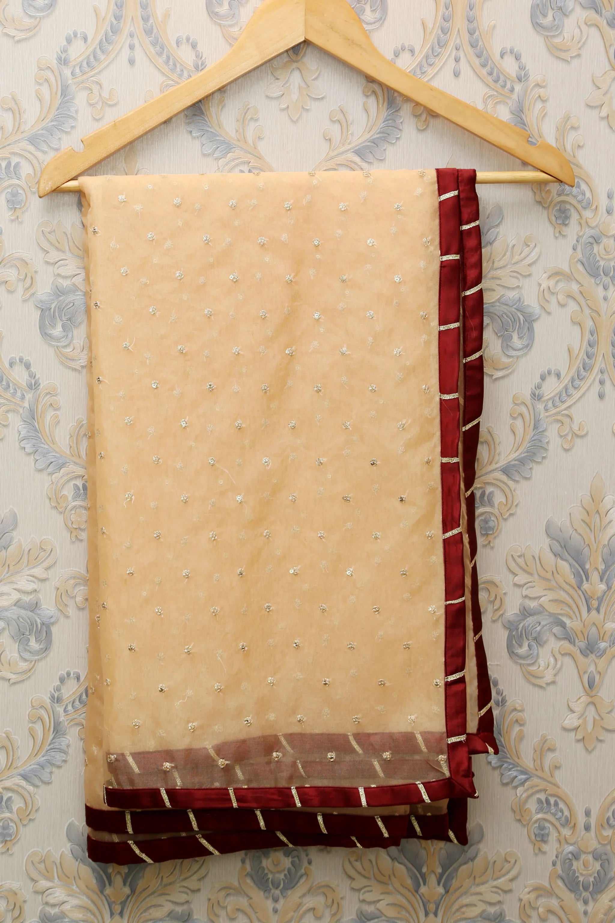 Detailed sleeve embroidery of Sand Drift outfit